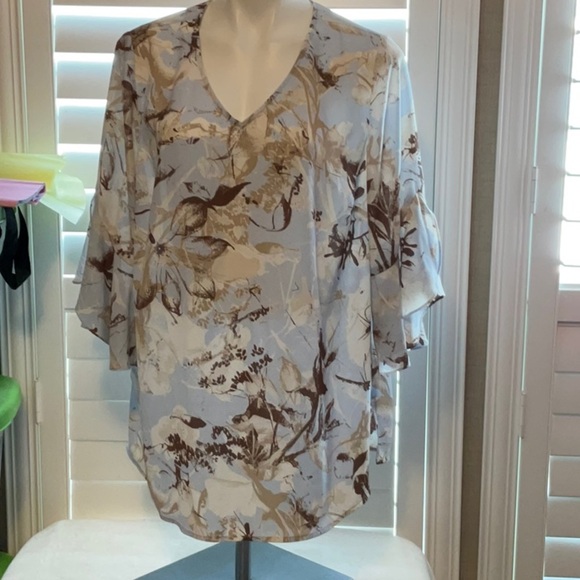 Catherines Cream Flutter Sleeve Asymmetrical Blouse - Picture 1 of 6